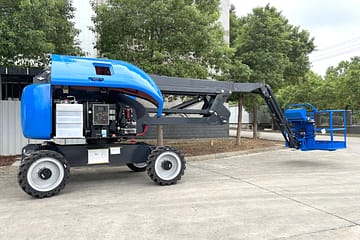 Подъемник с шарнирно-сочлененной стрелой и полным набором дополнительных принадлежностей