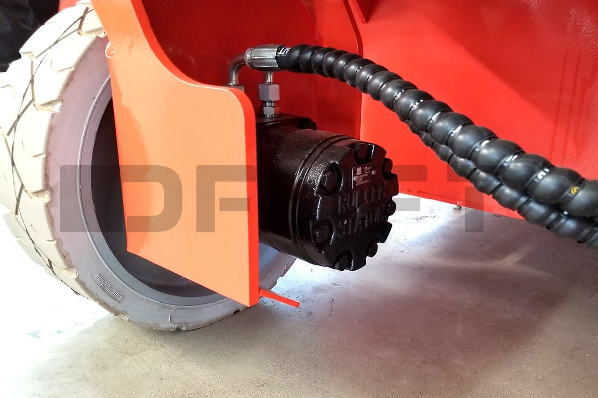 self propelled scissor lift