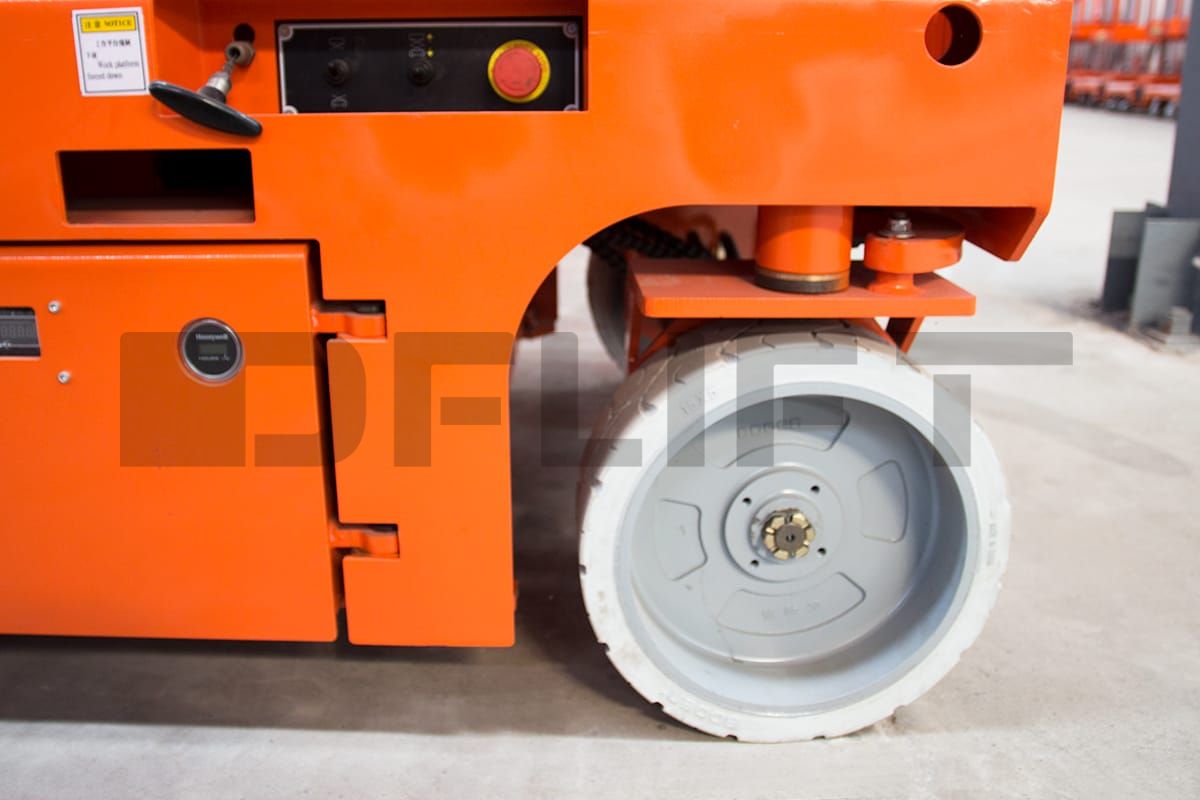 self propelled scissor lift