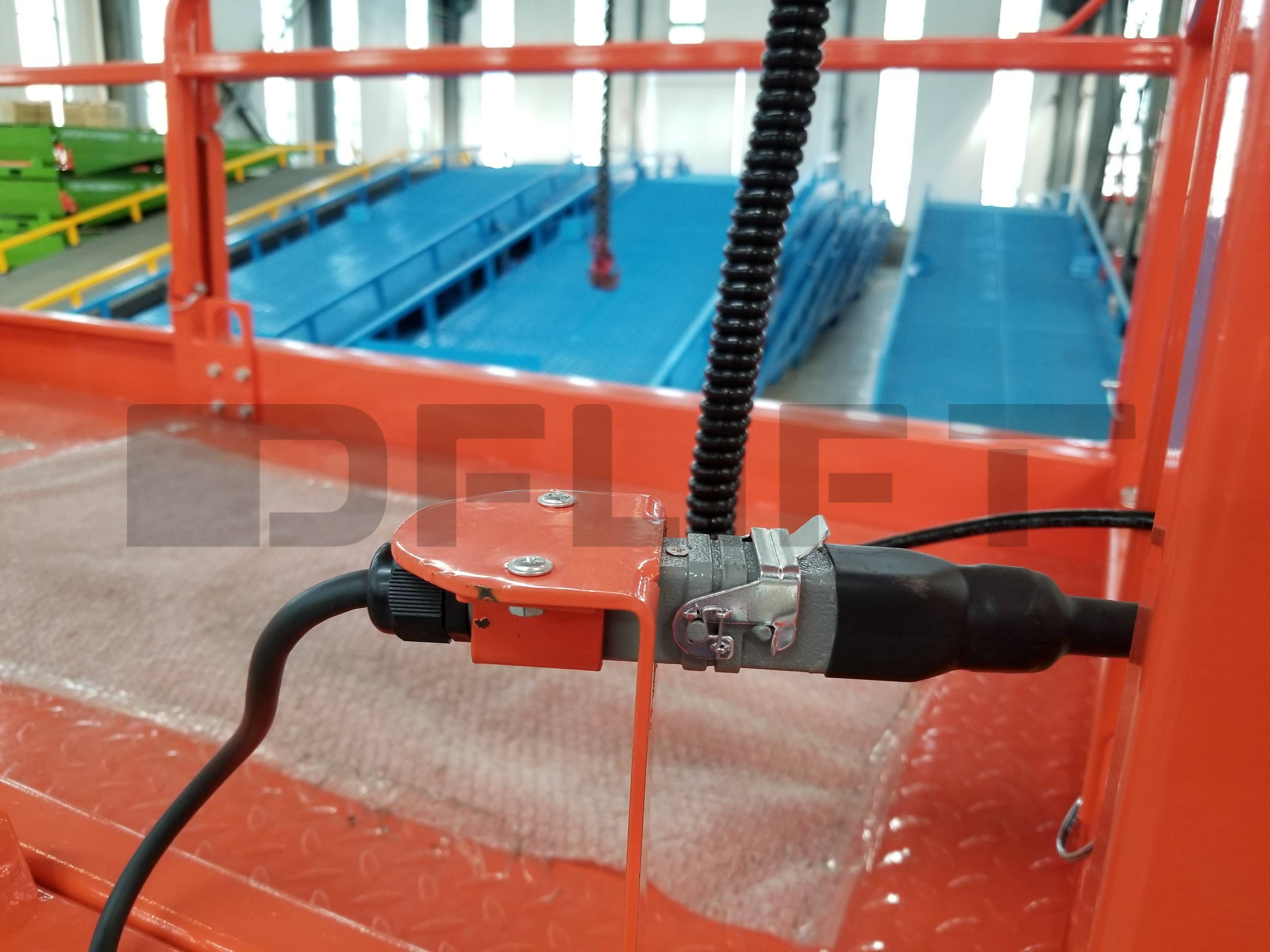self propelled scissor lift