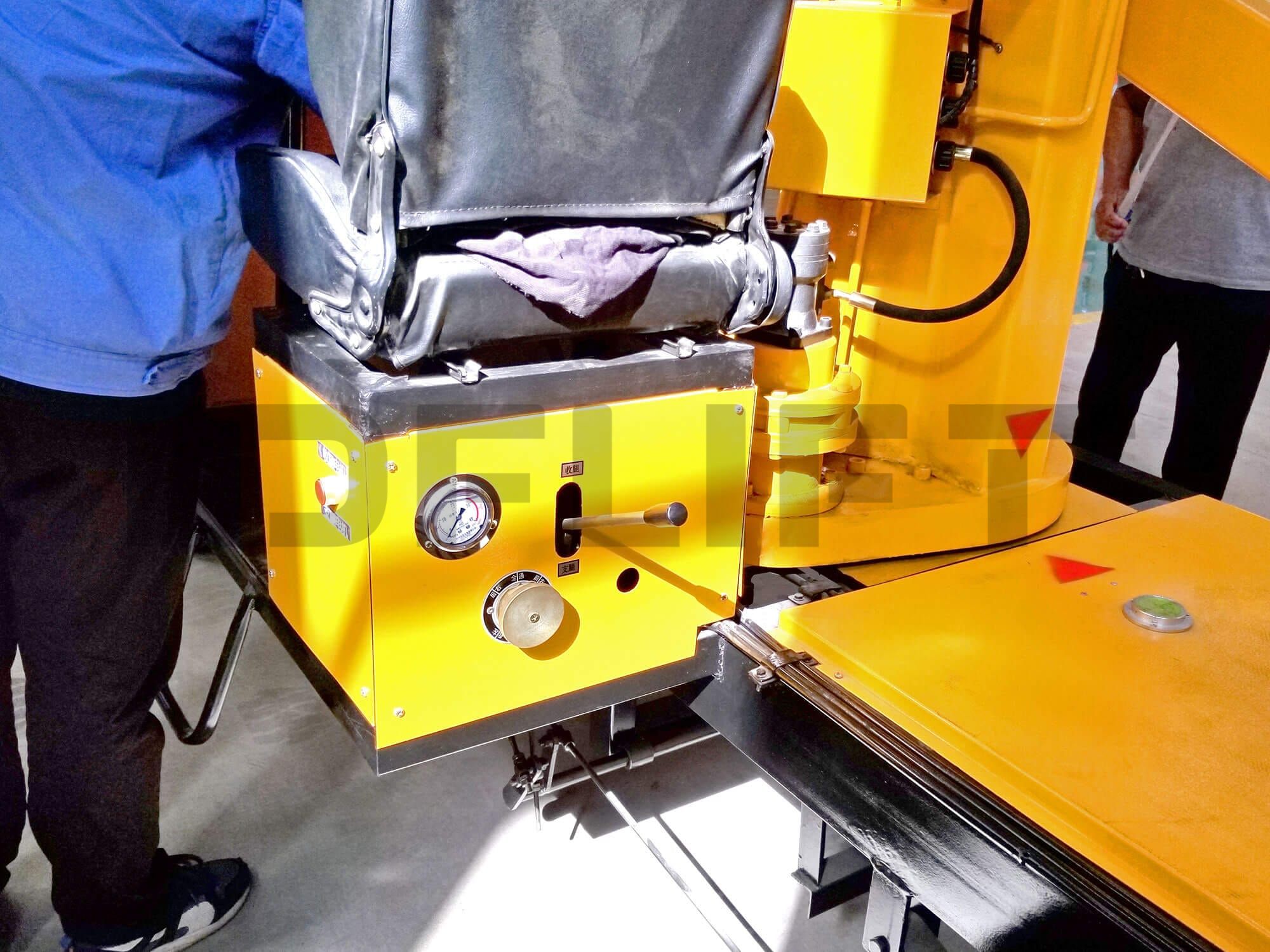 Hydraulic leg control