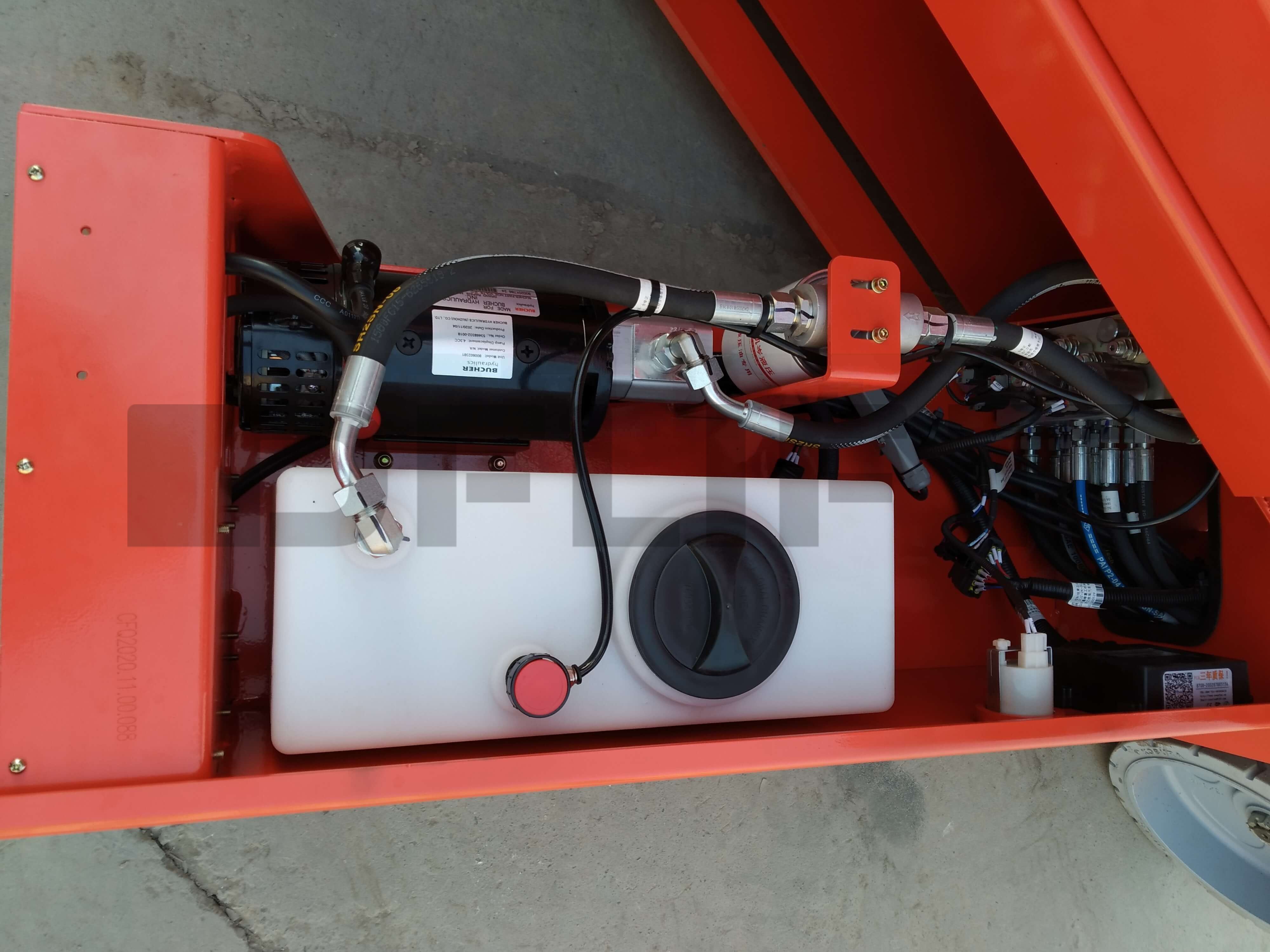 Self propelled scissor lift 3