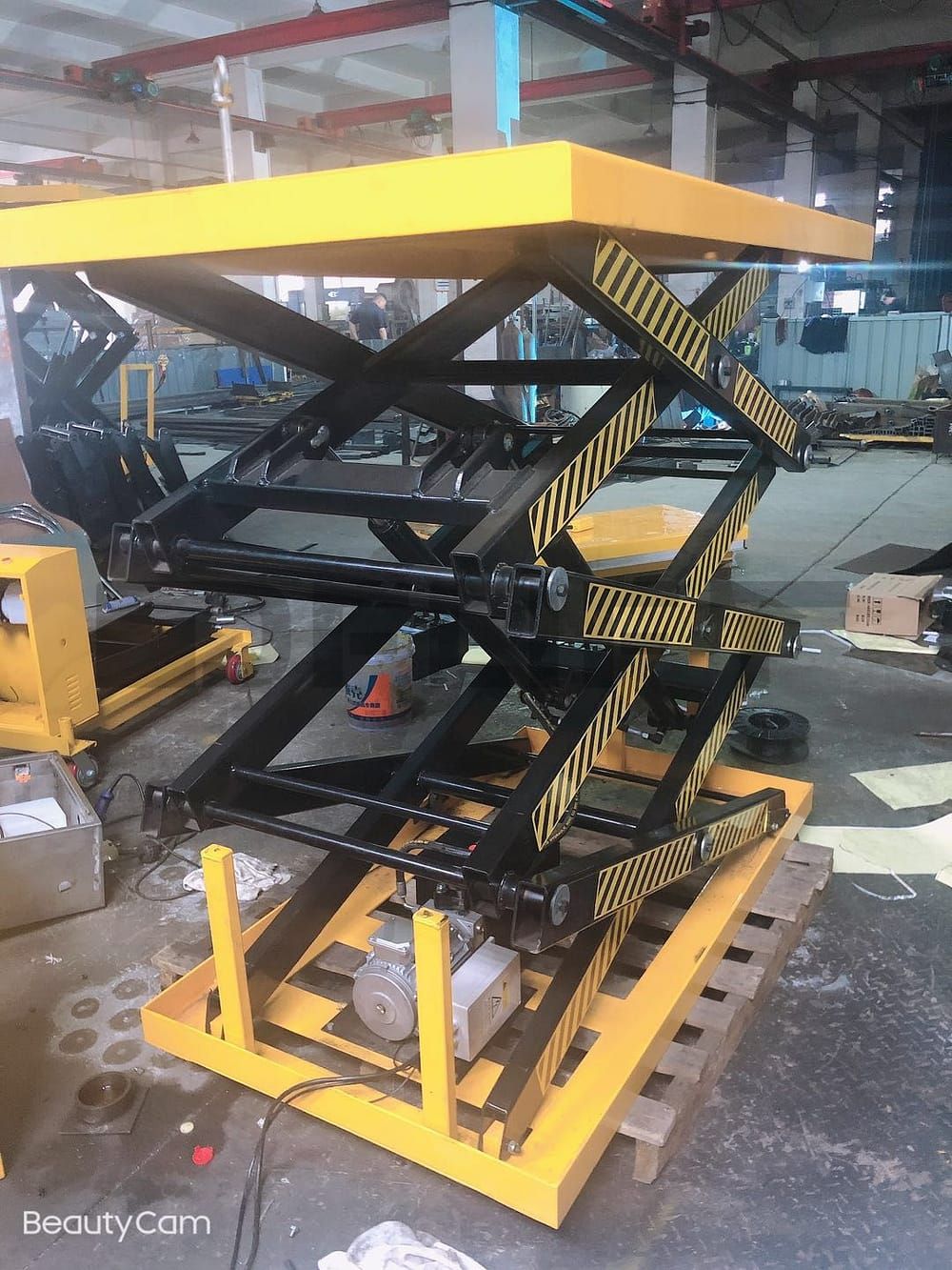Stationary scissor lift delivered to United States 3