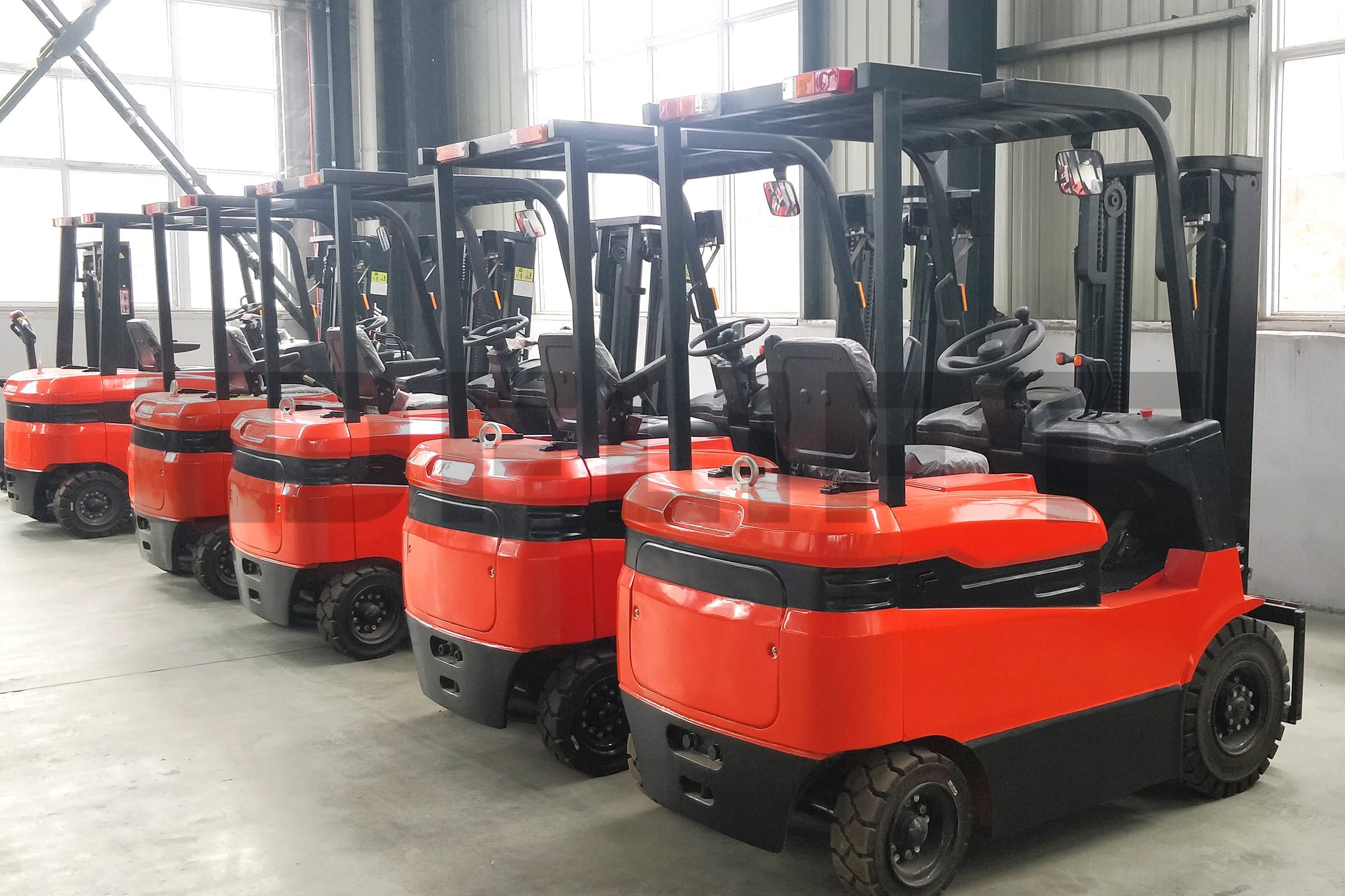 electric forklift ()