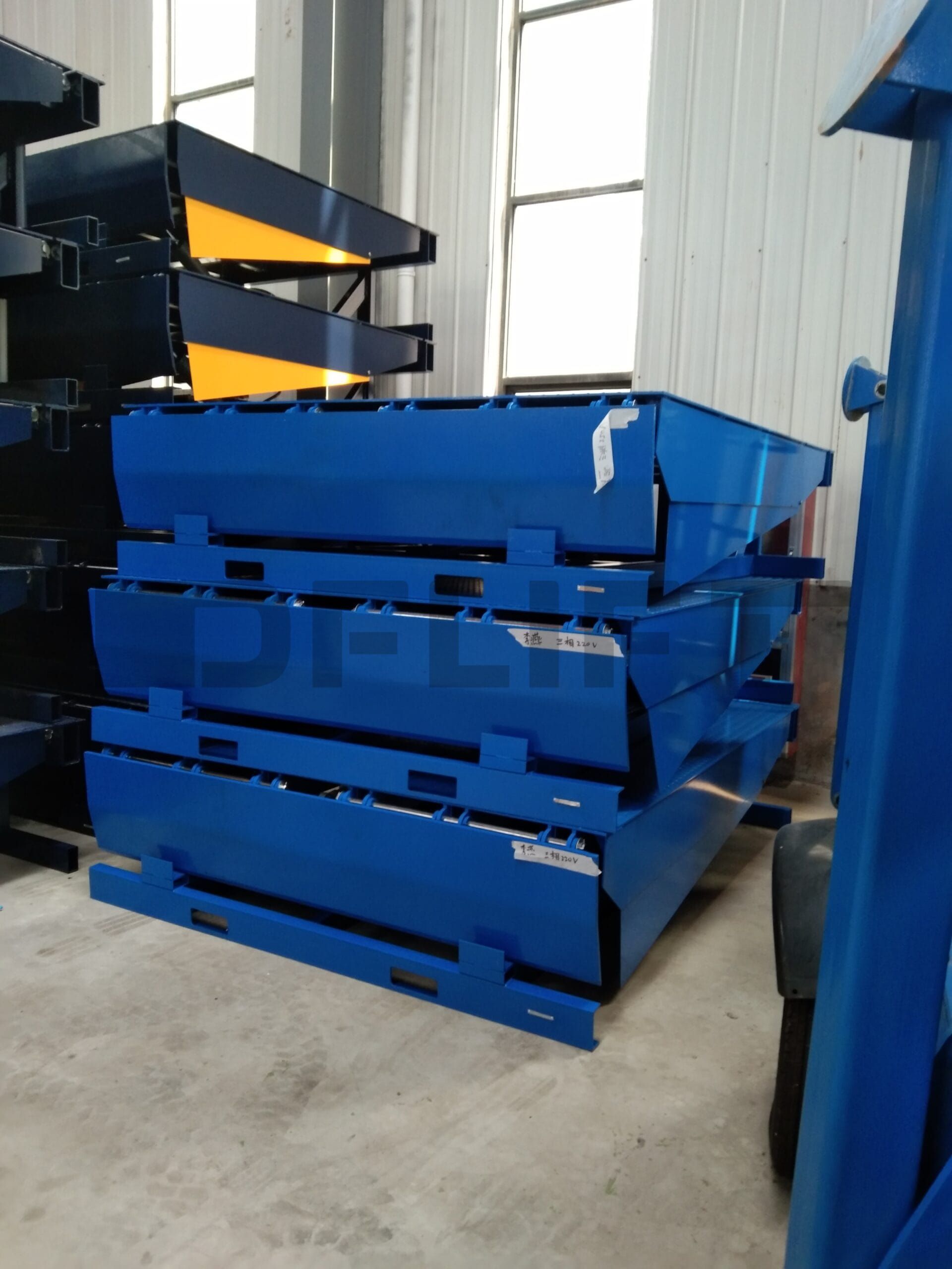 Dock leveler ()