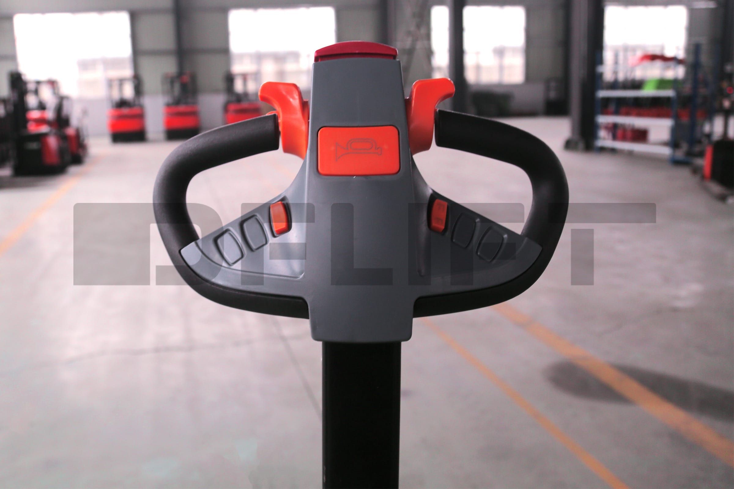User friendly integrated handle, easy to operate