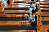manual pallet trucks
