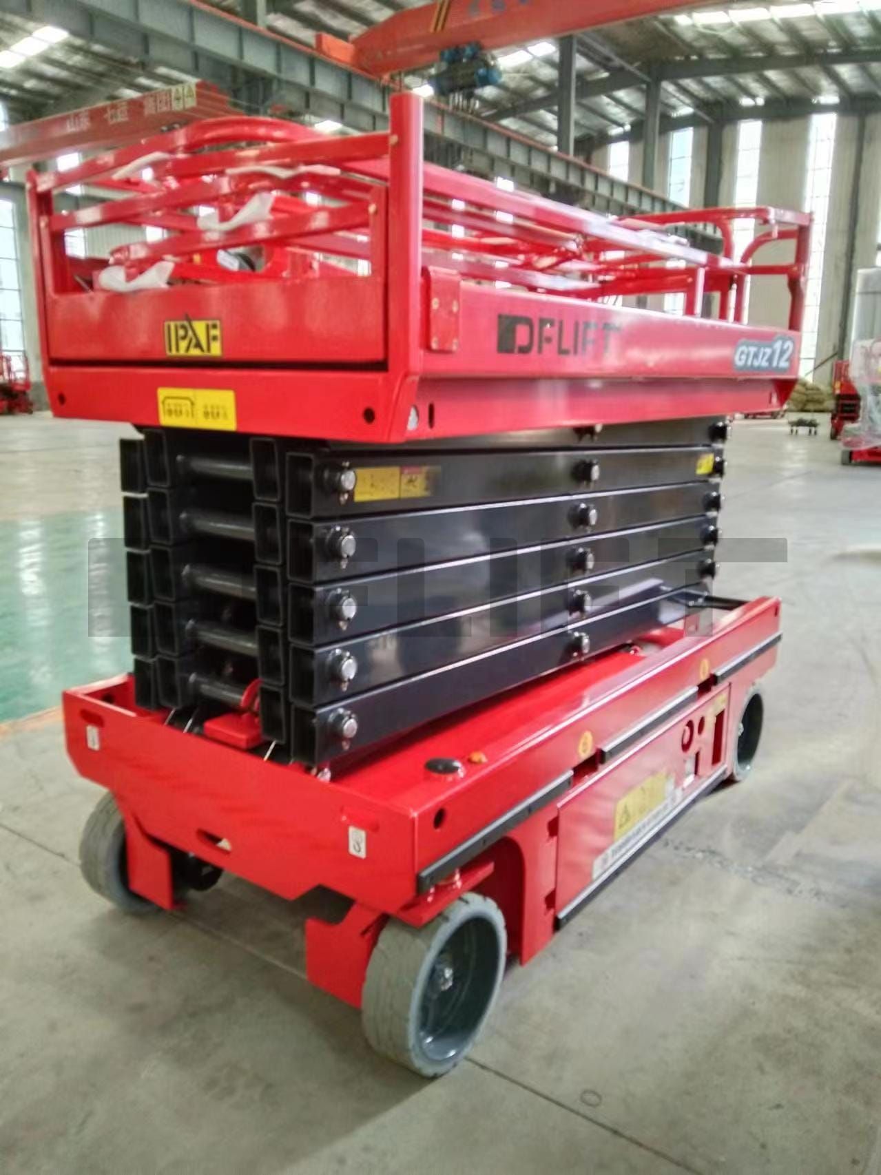 Self Propelled Scissor Lift 1 1