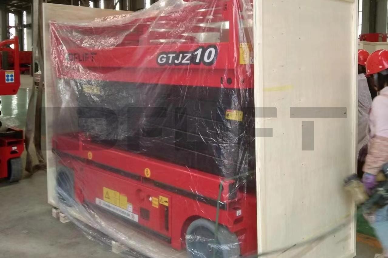 Self propelled Scissor Lift Being Packed