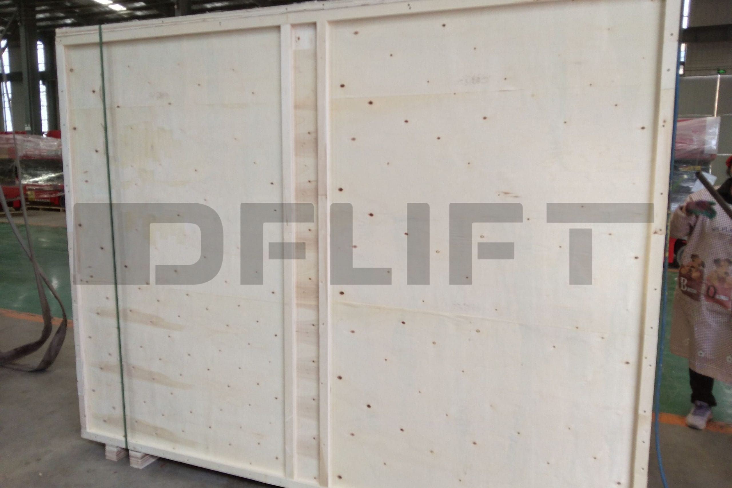 Self propelled Scissor Lift Packed scaled