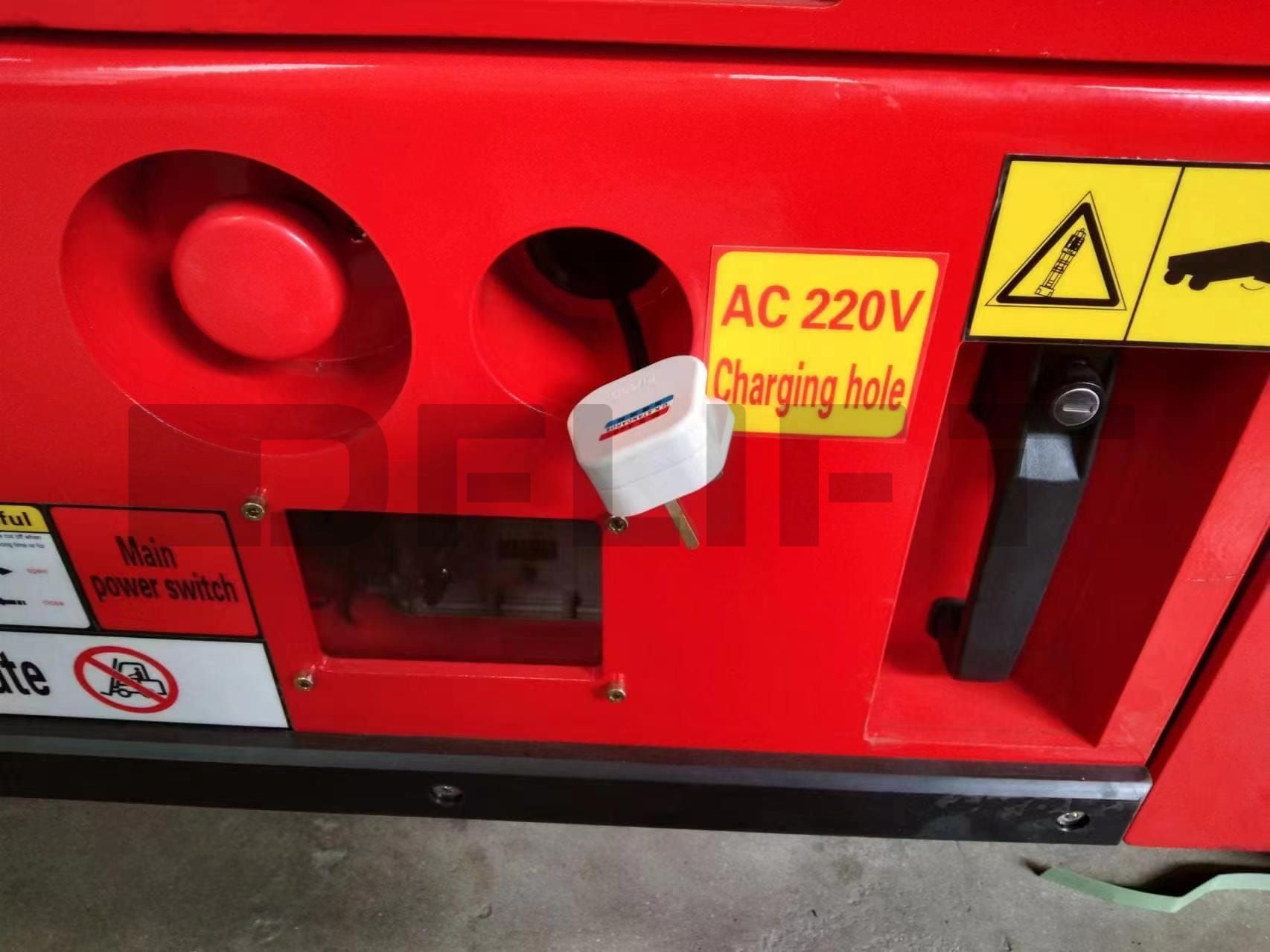 detail of self propelled scissor lift 3