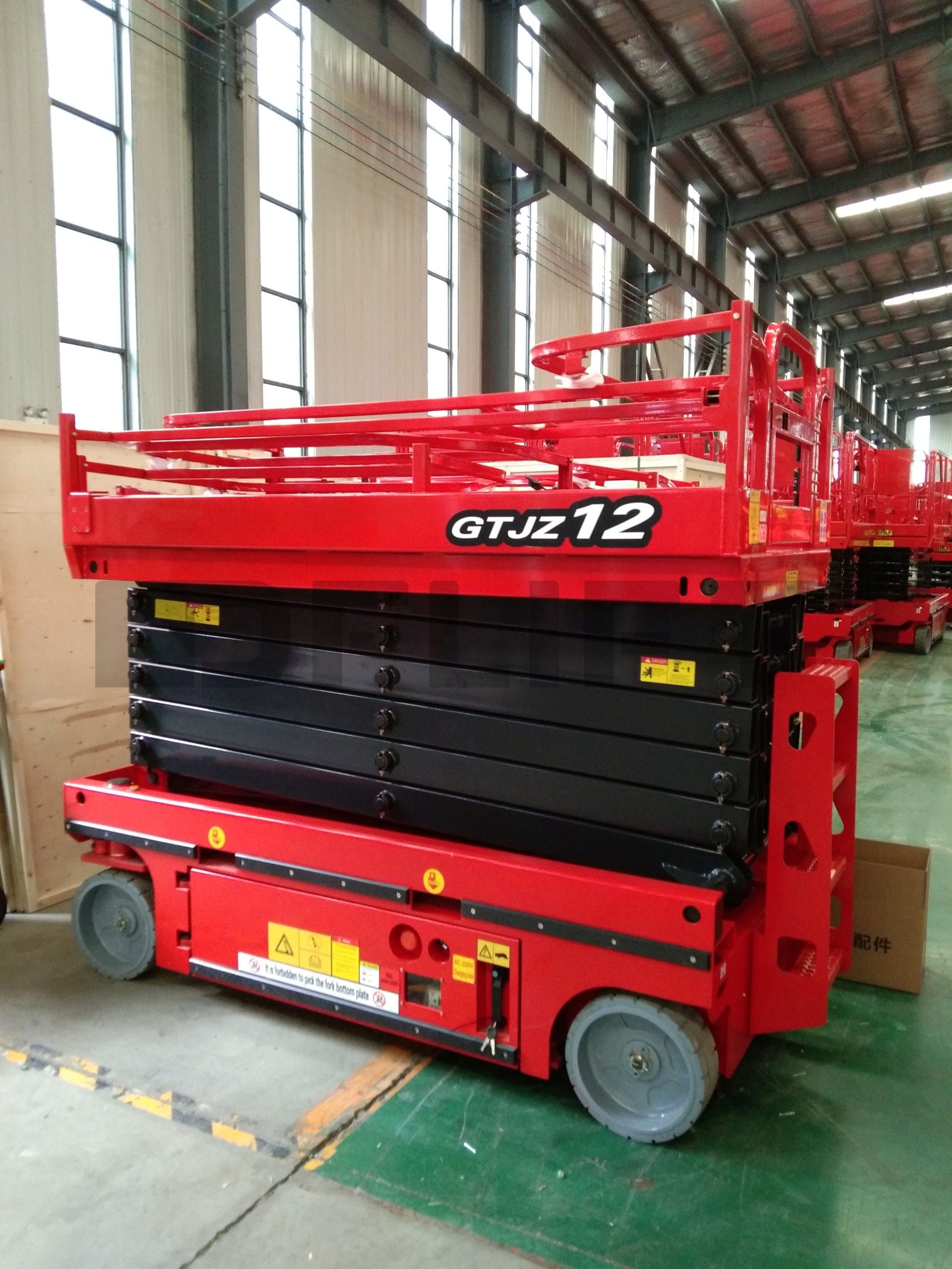 GTJZ12 Self Propelled Scissor Lift scaled