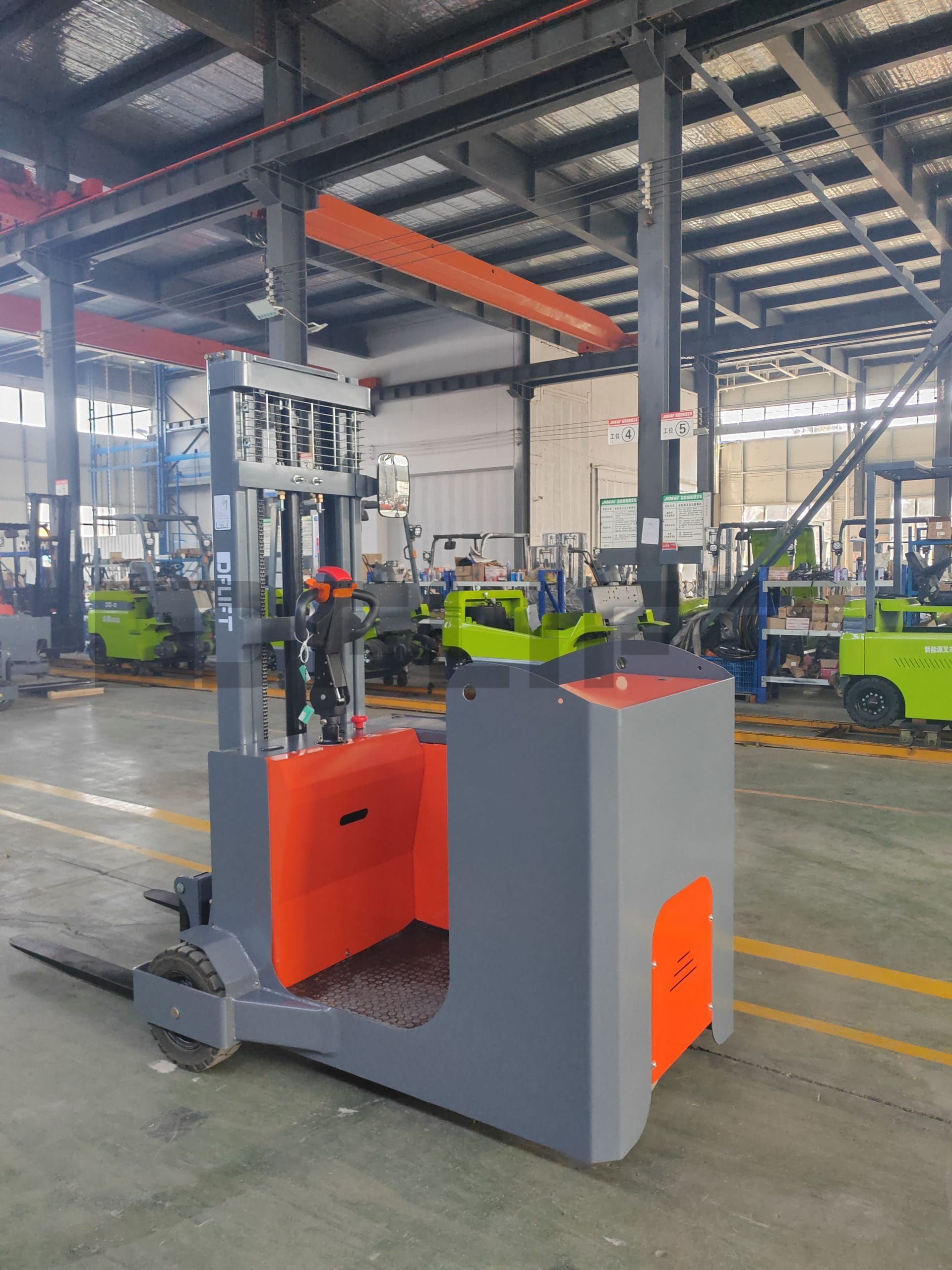 electric forklift 2 scaled
