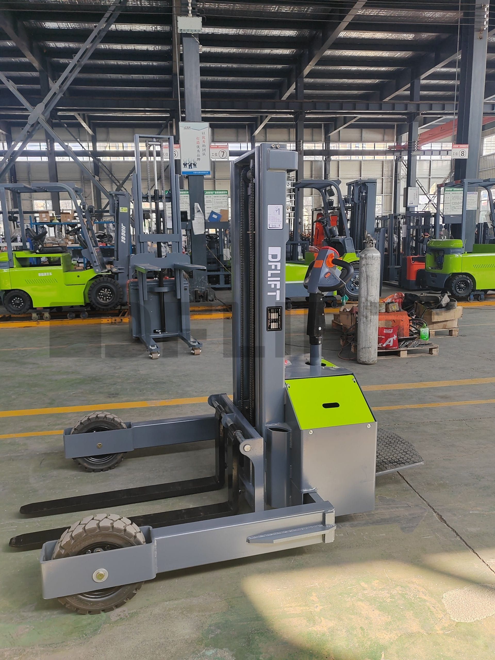 electric forklift 5 scaled