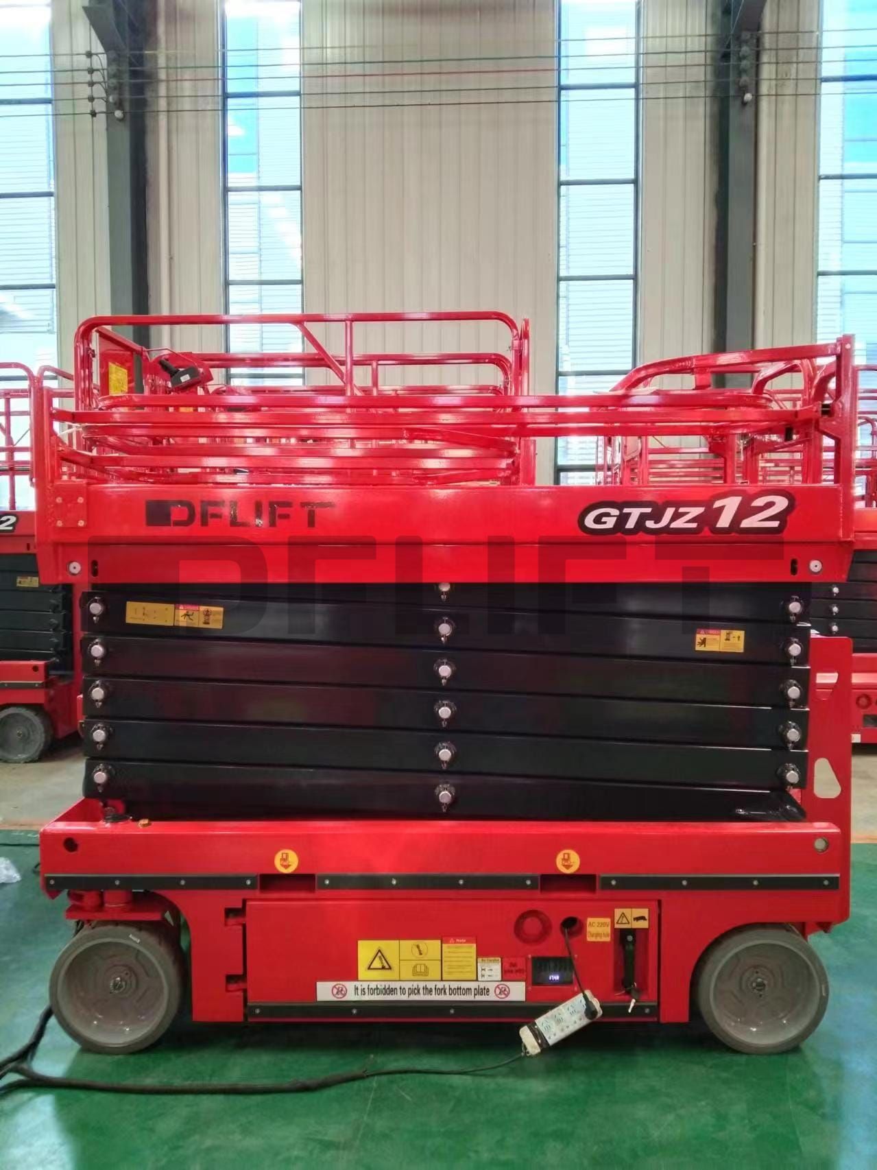 self propelled scissor lift 1 1
