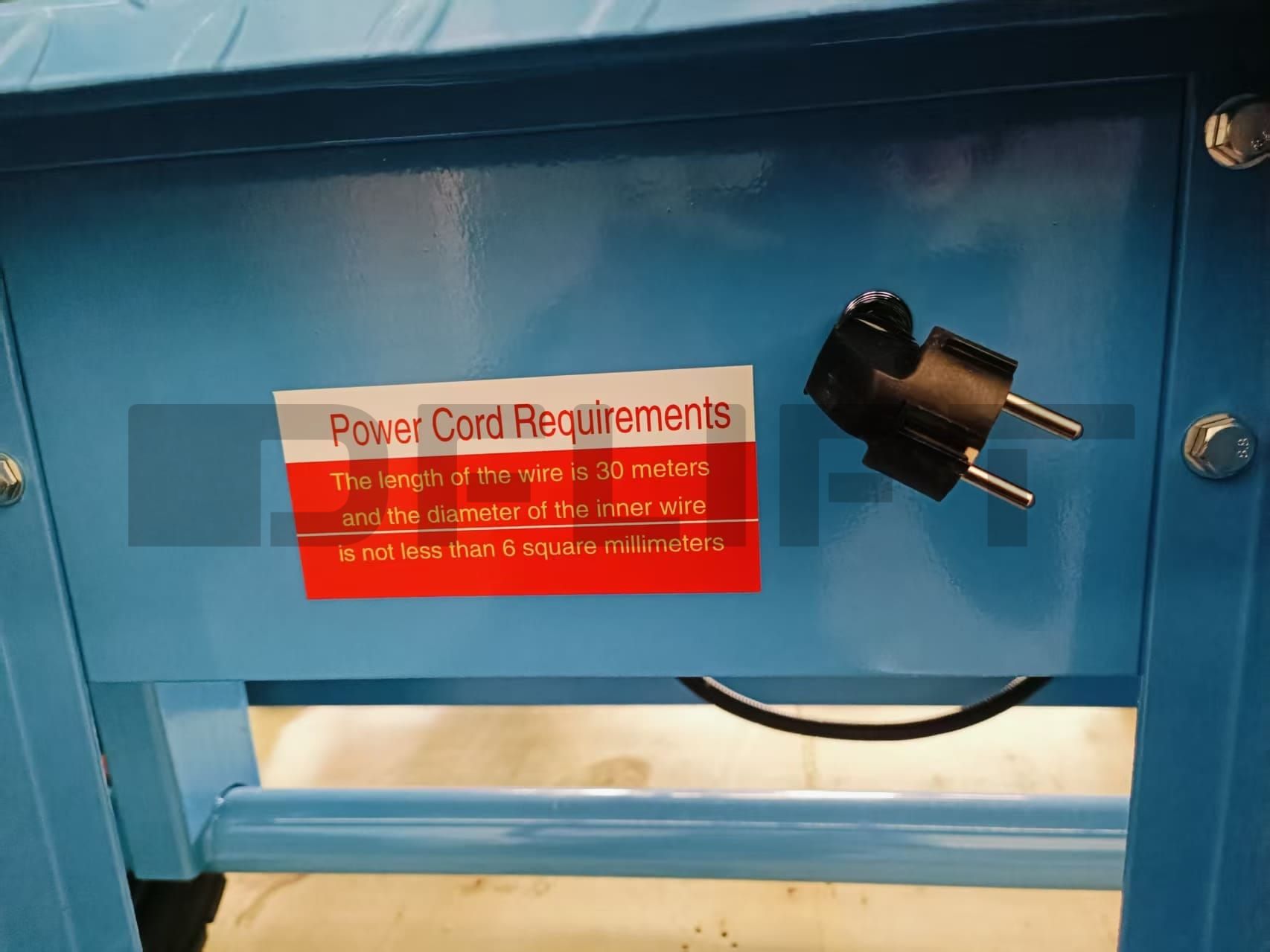 plug of towable scissor lift