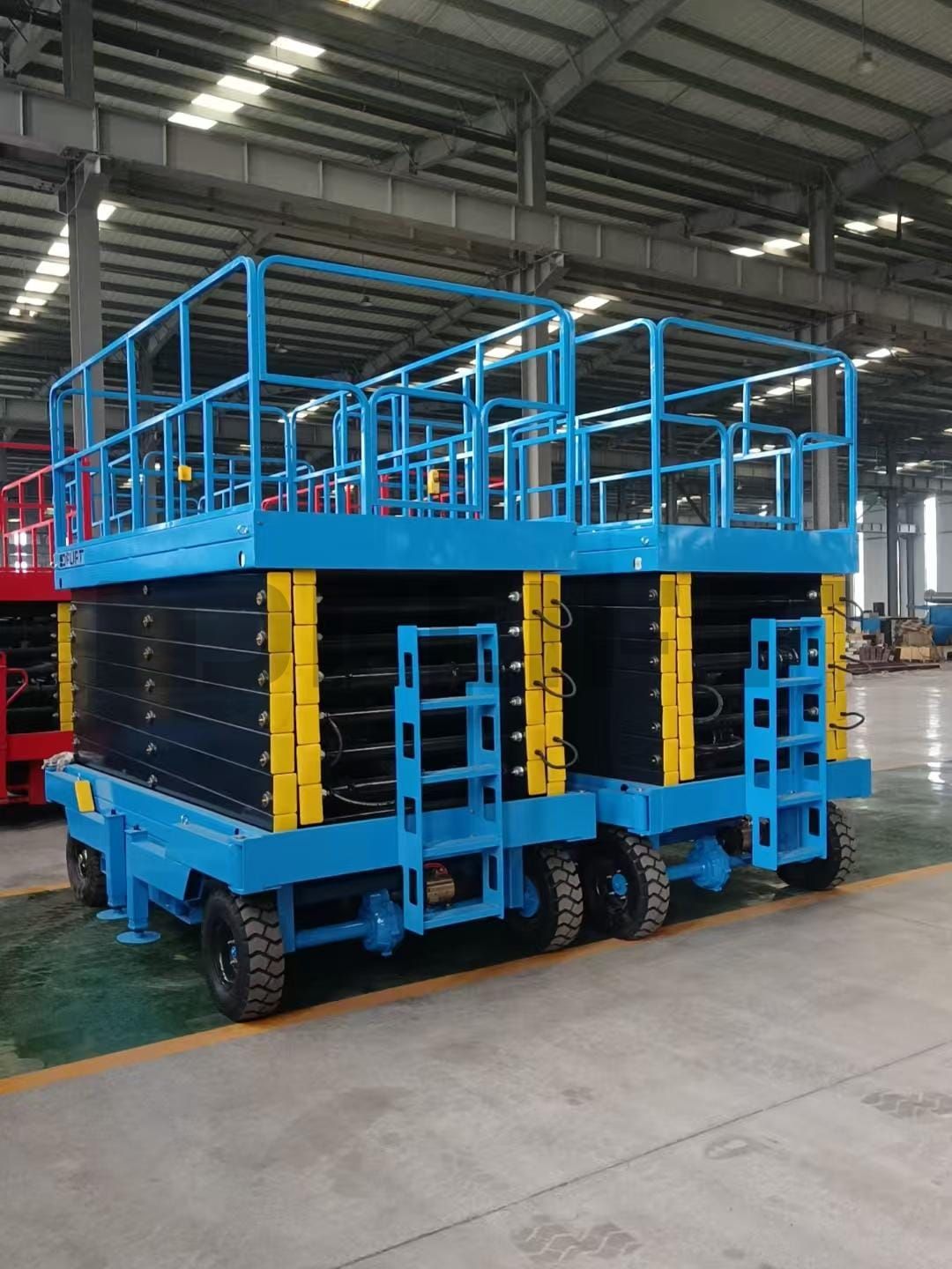 SJY0.3 18 Towable Scissor Lift 3