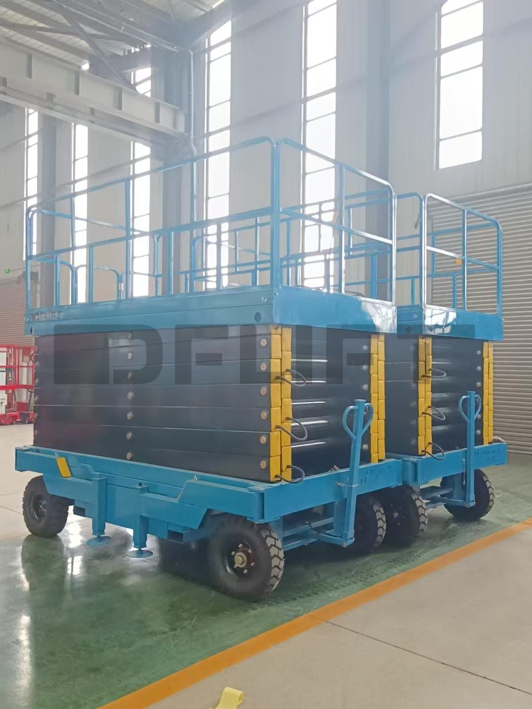 SJY0.3 18 Towable Scissor Lift 4