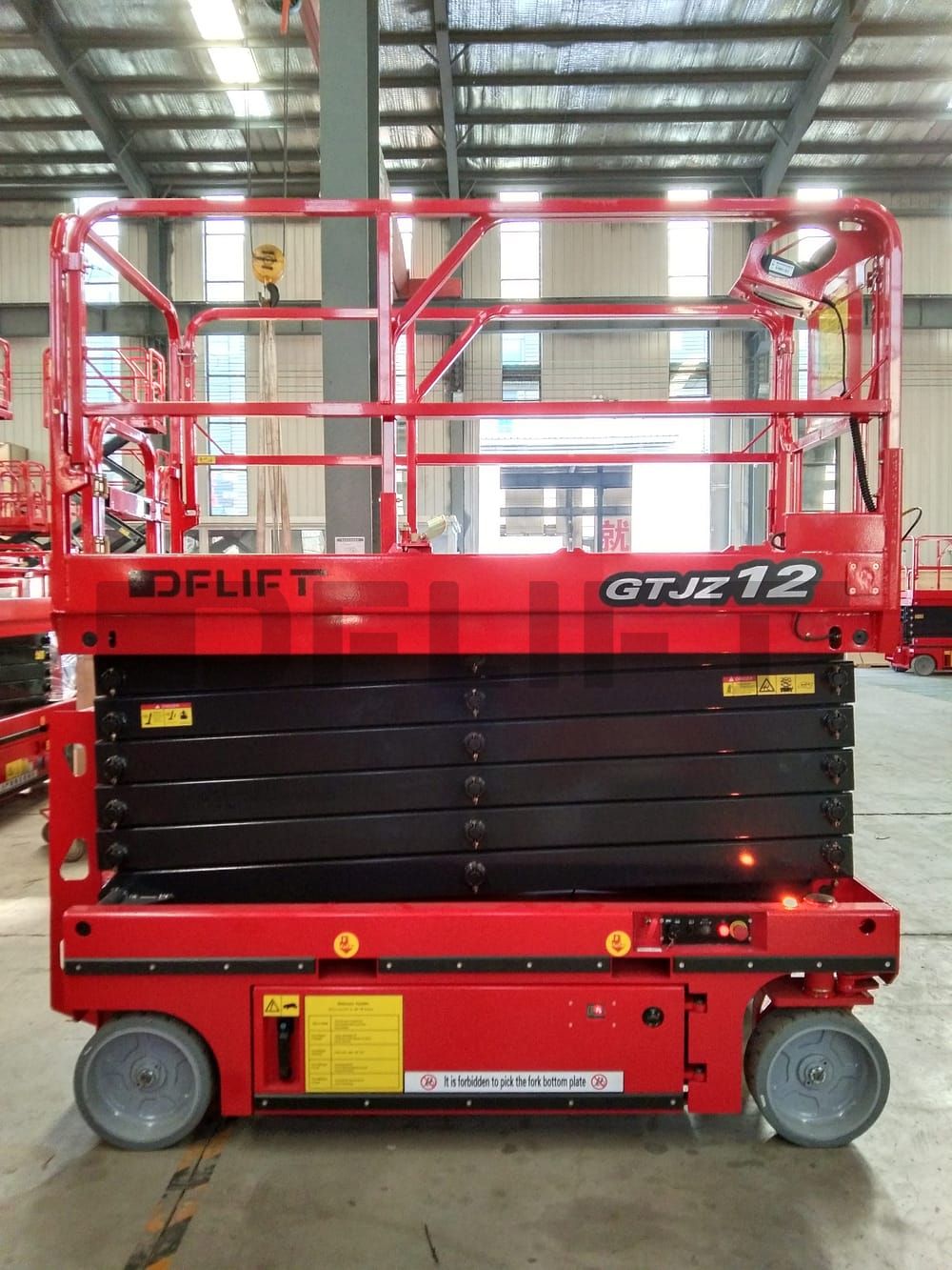 Scissor Lift scaled