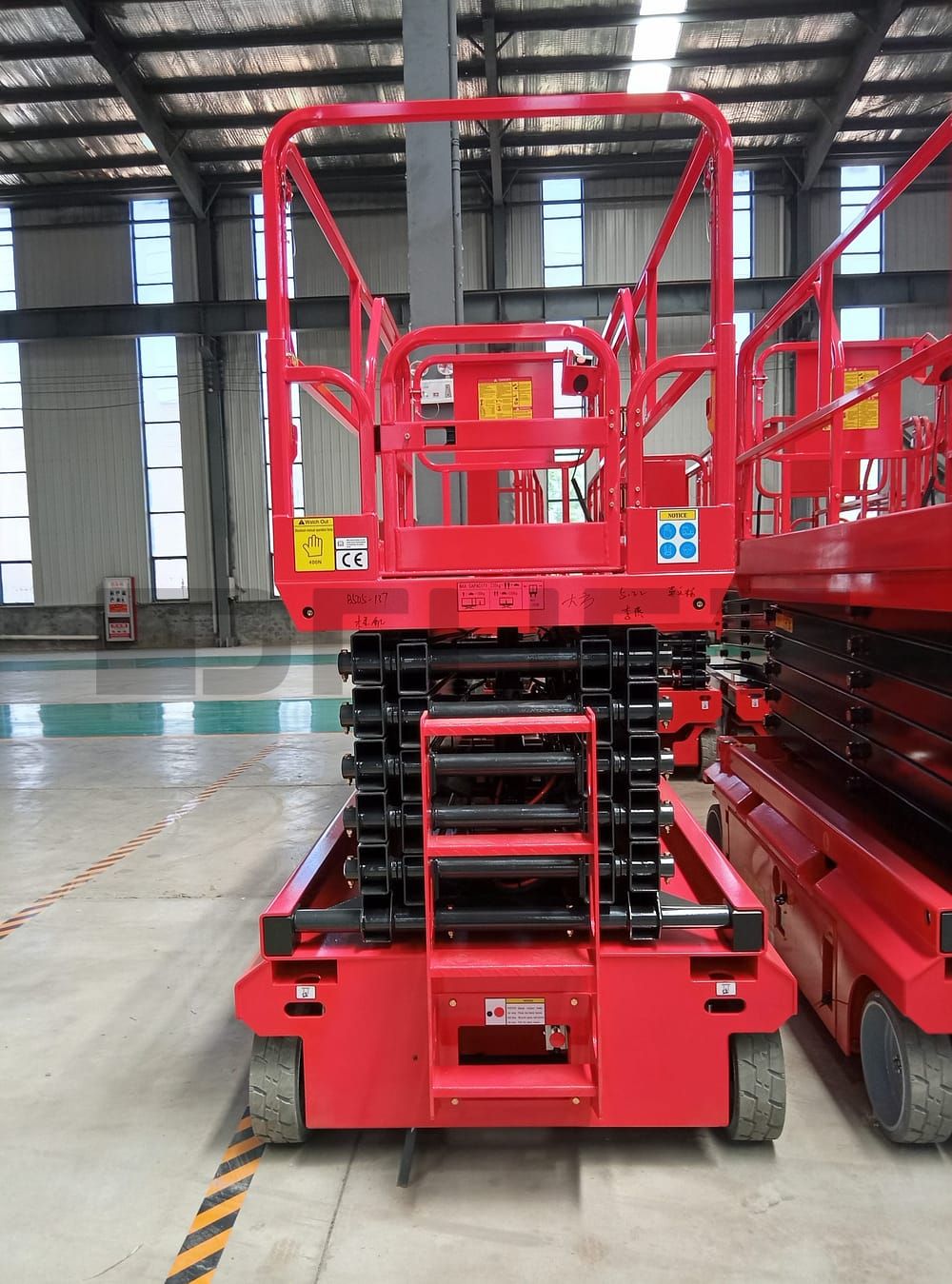 Scissor Lift3 1 scaled
