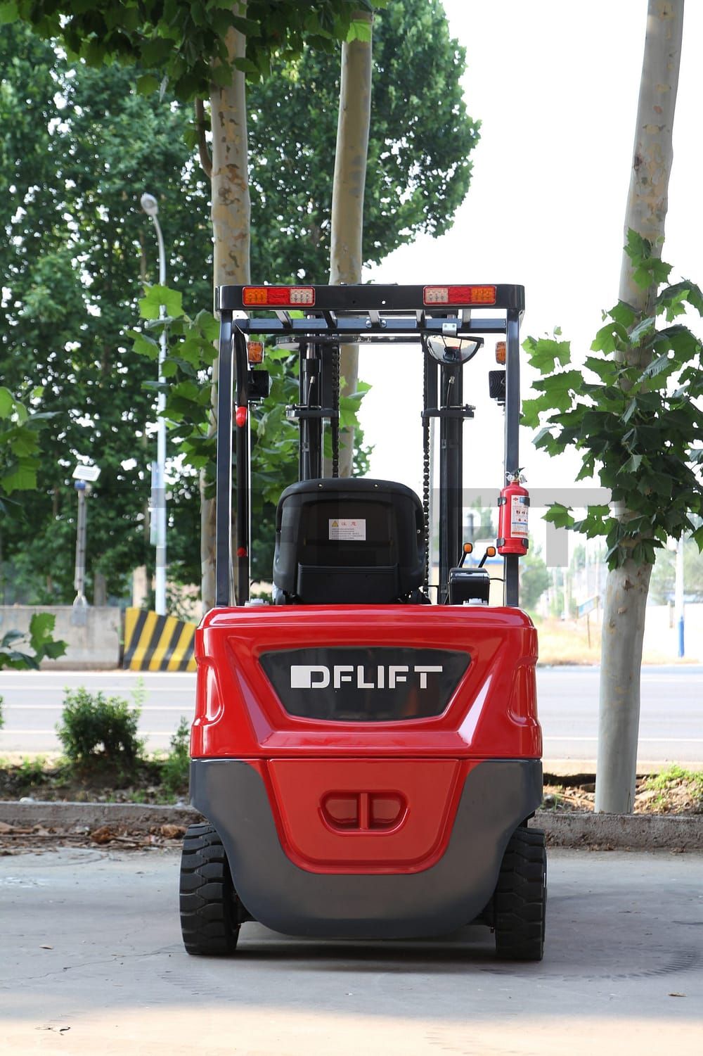 Electric forklift4 scaled