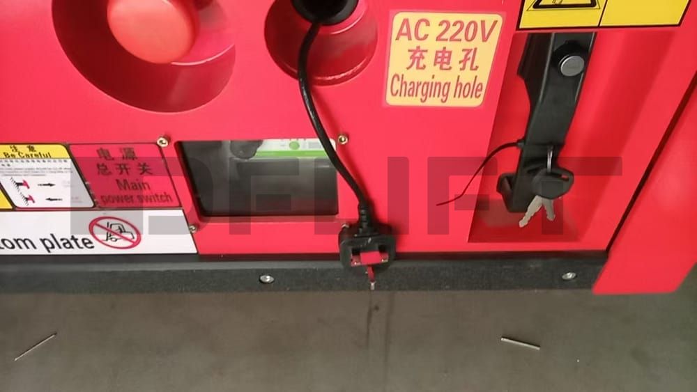 Crawler scissor lift5