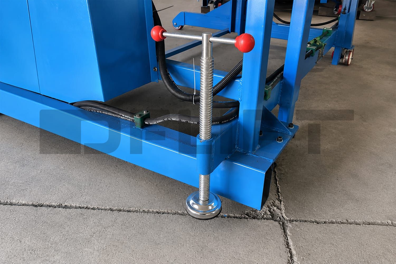 Adjustable screw legs