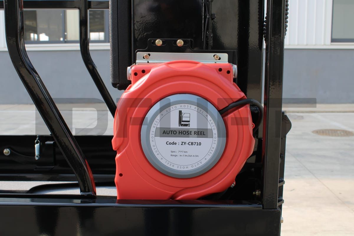 Auto hose rell