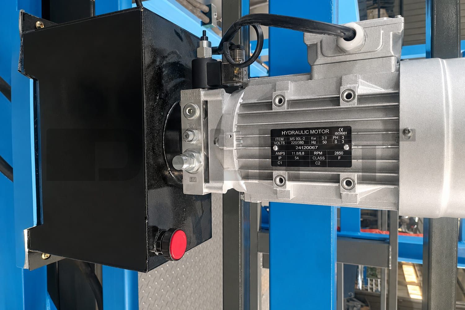 Motor and pump station